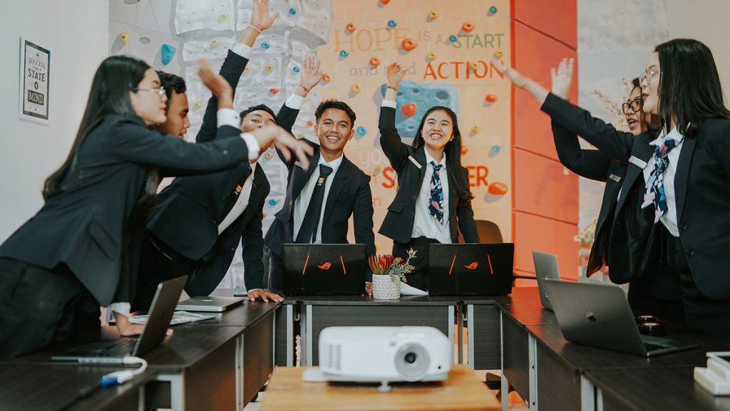 kampus bisnis di bali. kuliah bisnis, digital, marketing. master bisnis akademi professional